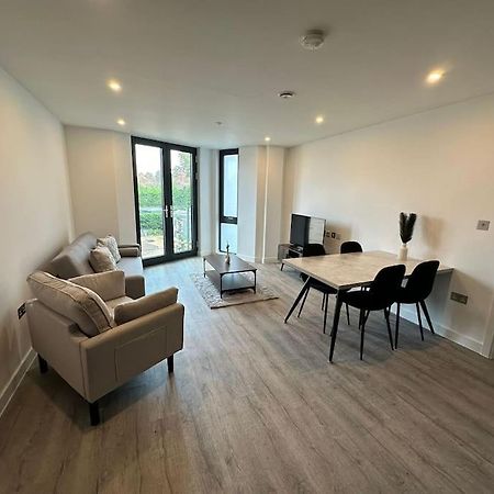 Stylish Central York Apartment Free Parking & Gym Экстерьер фото